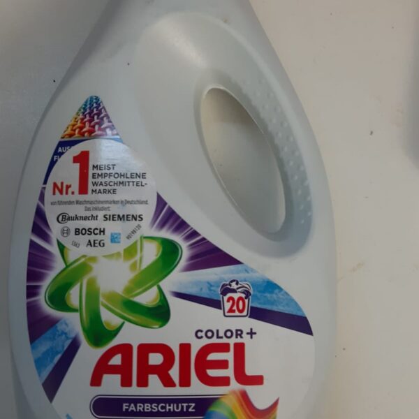 Ariel lichid ptr haine colorate ptr 20 spalari 1.1 litru
