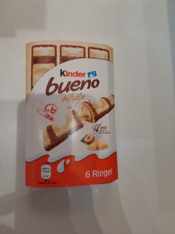 Kinder Bueno cu ciocolata alba 6 bucati