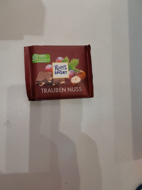 Ritter Sport ciocolata cu stafide si alune 100g